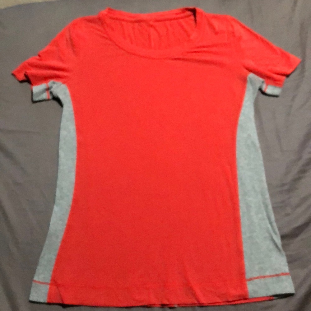 Lululemon T-shirt